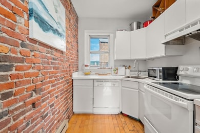 16 Foster St unit 9, Boston, MA 02109 - photo 5
