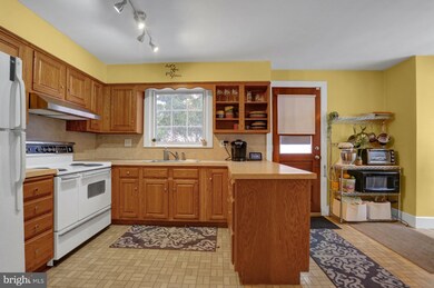 1201 Alsace Rd, Reading, PA 19604 - photo 7