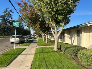 198 W Barstow Ave unit A, Fresno, CA 93704 - photo 2