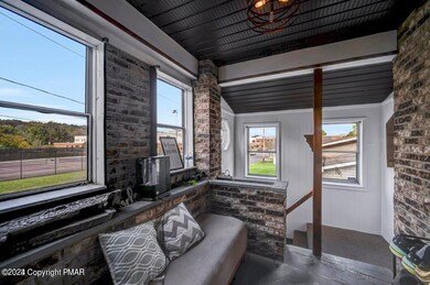 1233 Hamilton St, Stroudsburg, PA 18360 - photo 5