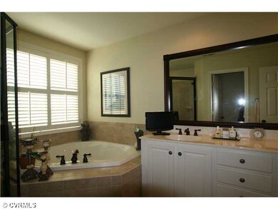 Master Bath - Large tile shower, huge soaking tub 