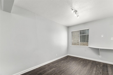 2408 Longview St unit 113, Austin, TX 78705 - photo 6