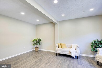 8536 Pine Meadows Dr, Odenton, MD 21113 - photo 2