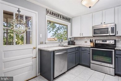 19253 Evergreen Mills Rd, Leesburg, VA 20175 - photo 4