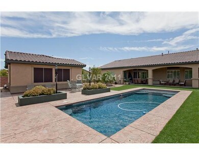 Swimming Pool/Hot Tub/Sauna.