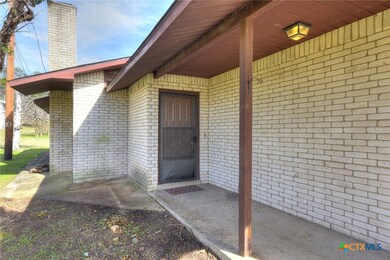 818 Lois St unit A, Kerrville, TX 78028 - photo 4