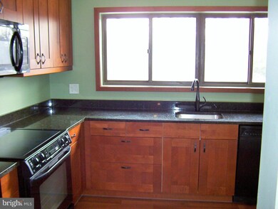 2149 Old Landing Way unit 14, Woodbridge, VA 22191 - photo 4