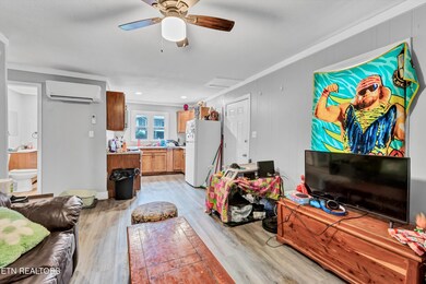 05-569-571 W Outer Dr-5