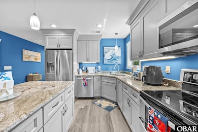 Large Kitchen with Island