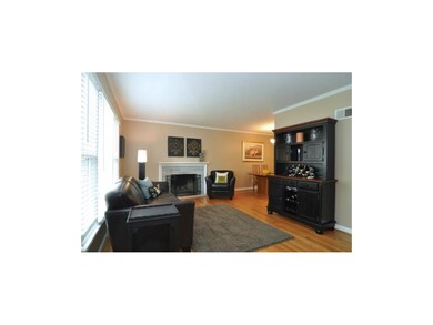 Great natural light in living room