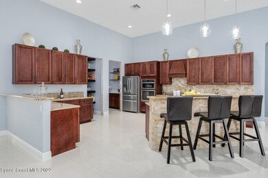 33_5305Vacaro222_mls