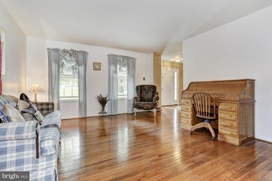 7121 Wimmer Ln, Sykesville, MD 21784 - photo 3