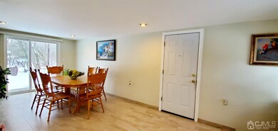 615 Clinton Ave, Middlesex, NJ 08846 - photo 7