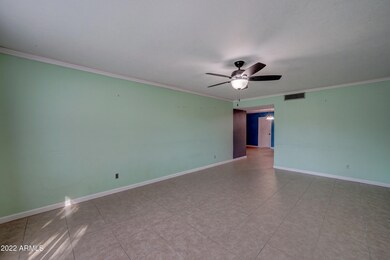 1672 E Bishop Dr-4