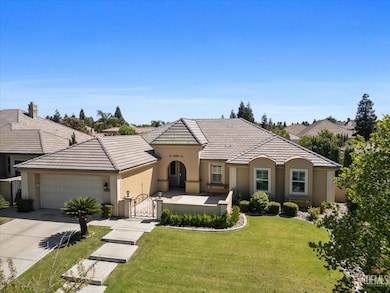 11009 Strathaven St, Bakersfield, CA 93312 - photo 5