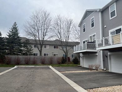 522 Wolverine Dr unit 522, Aurora, IL 60502 - photo 2