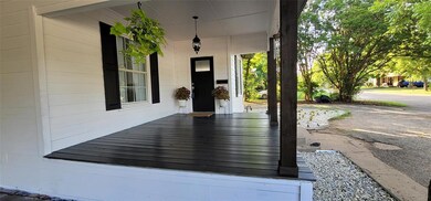 201 Madison St, Cleburne, TX 76033 - photo 3