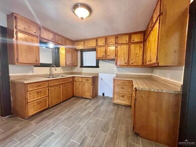 616 S Indiana Ave, Weslaco, TX 78596 - photo 4