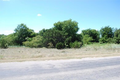 8049 Cedarcrest Dr, Whitney, TX 76692 - photo 4