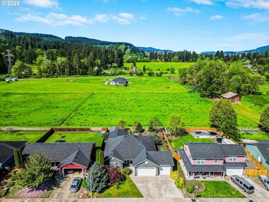 1231 SW 3rd Ave, Mill City, OR 97360 - photo 3