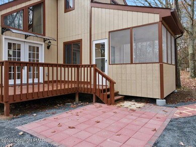 1148 Falls Rd, Bushkill, PA 18324 - photo 7