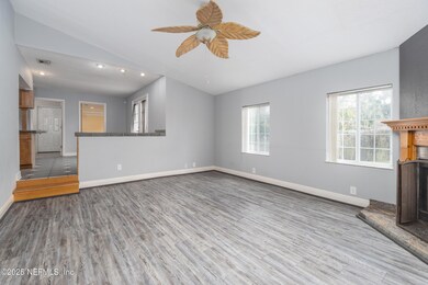 839 Moravon-Family Room