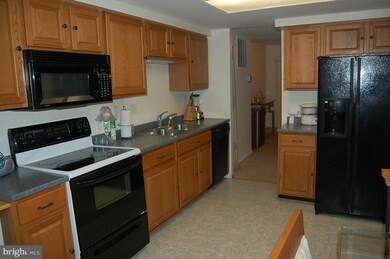 18559 Split Rock Ln, Germantown, MD 20874 - photo 4