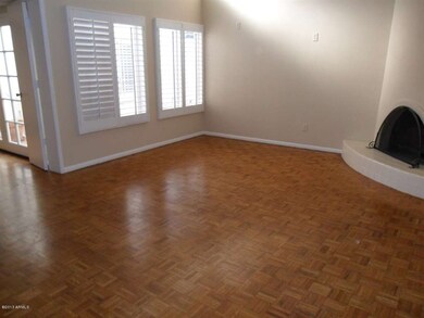 Living Room/Fireplace