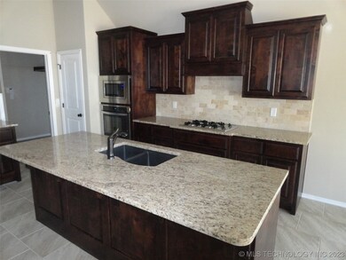 4561 S 202nd East Ave, Broken Arrow, OK 74014 - photo 5