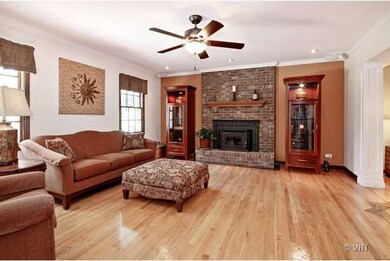 829 S River Rd unit 4, Naperville, IL 60540 - photo 4