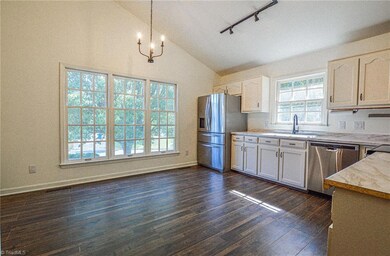 804 S Ridge Rd, Burlington, NC 27217 - photo 2