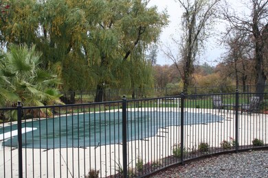 Guiton's Custom Pool