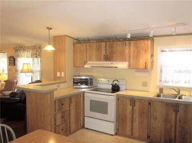 5452 Betmar Dr, Zephyrhills, FL 33542 - photo 7