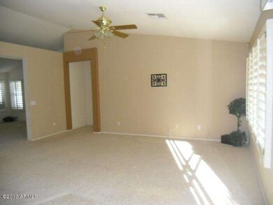 SPACIOUS FAMILY ROOM