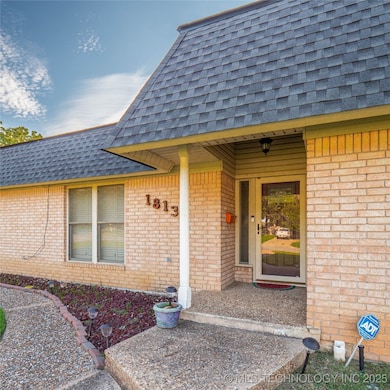 1813 Mockingbird Ln, McAlester, OK 74501 - photo 3