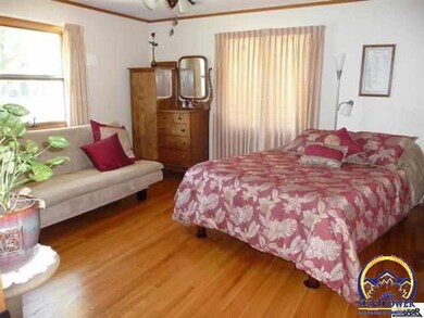 1745 SW Randolph Ave, Topeka, KS 66604 - photo 5