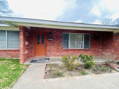 1604 Andrea Dr, Bay City, TX 77414 - photo 2