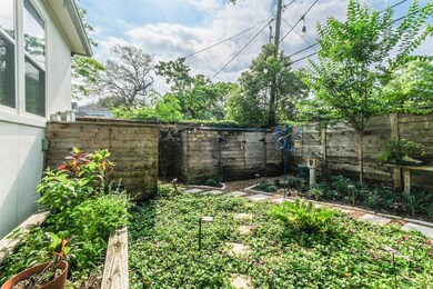 1317 Curtin St, Houston, TX 77018 - photo 5