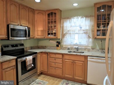 2406 Kelford Ln, Bowie, MD 20715 - photo 3