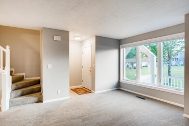 1575 W Wayzata Blvd Wayzata MN-006-001-Living Room