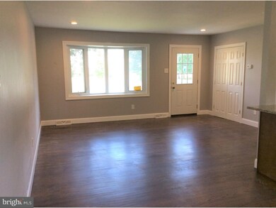 180 Walton Dr, Morrisville, PA 19067 - photo 5