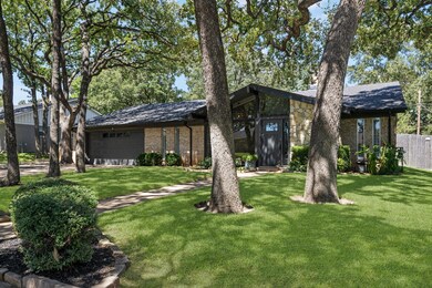 712 Thousand Oaks Dr, Hurst, TX 76054 - photo 6