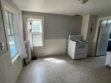 18 Hanover St, Claremont, NH 03743 - photo 7