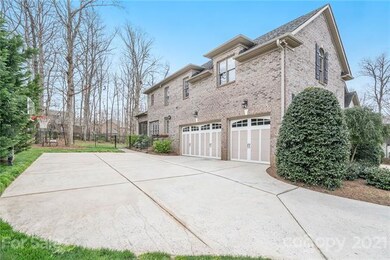 Driveway/Garage