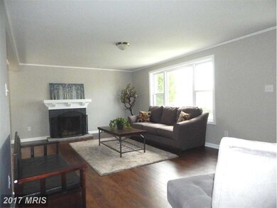 327 Commerce St, Waynesboro, PA 17268 - photo 4