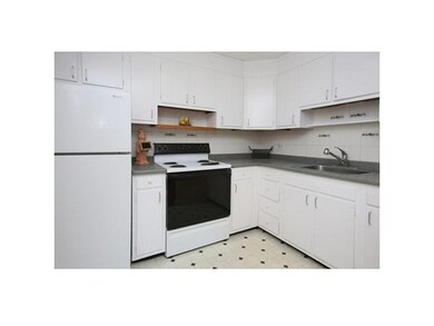 145 Warren St unit 5, Watertown, MA 02472 - photo 4