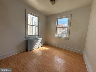 2429 S Lawrence St, Philadelphia, PA 19148 - photo 7