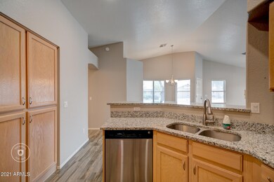 23830222-cw0YcBGSHBI