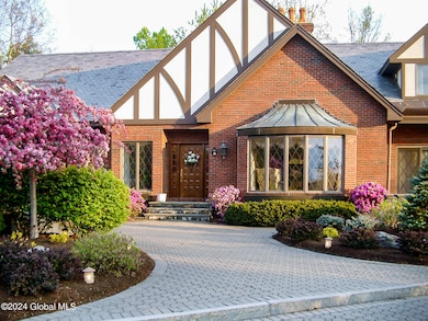 10 Covington Ct, Schenectady, NY 12309 - photo 2