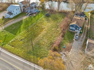 5 W Jefferson Ave, Gibraltar, MI 48173 - photo 7